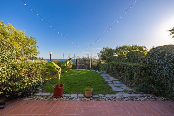 casa indipendente in vendita ad Ospedaletti