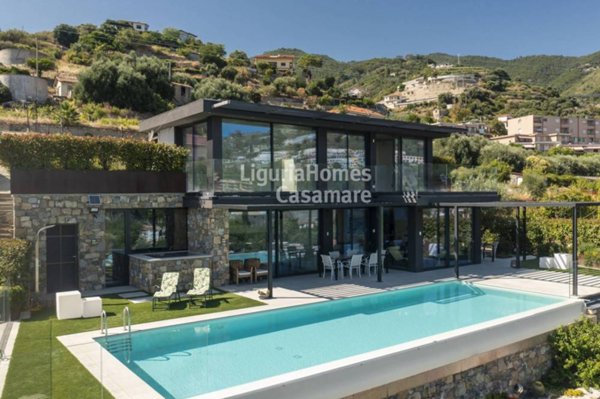 casa indipendente in vendita ad Ospedaletti