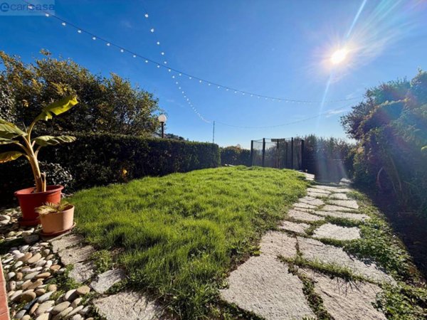 casa indipendente in vendita ad Ospedaletti