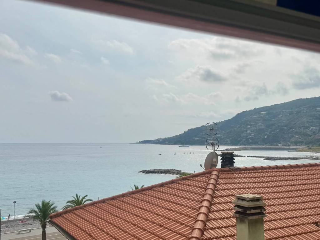 appartamento in vendita ad Ospedaletti