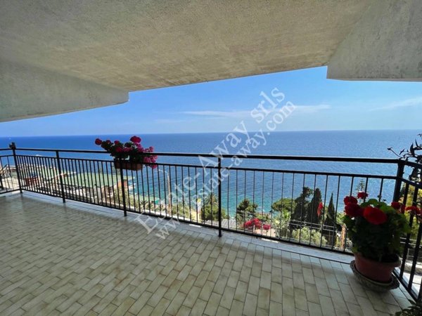 appartamento in vendita ad Ospedaletti