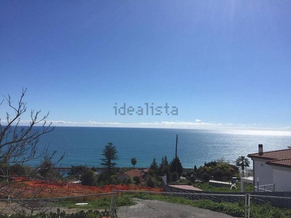 casa indipendente in vendita ad Ospedaletti