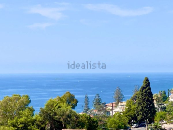 casa indipendente in vendita ad Ospedaletti