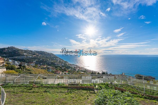 casa indipendente in vendita ad Ospedaletti