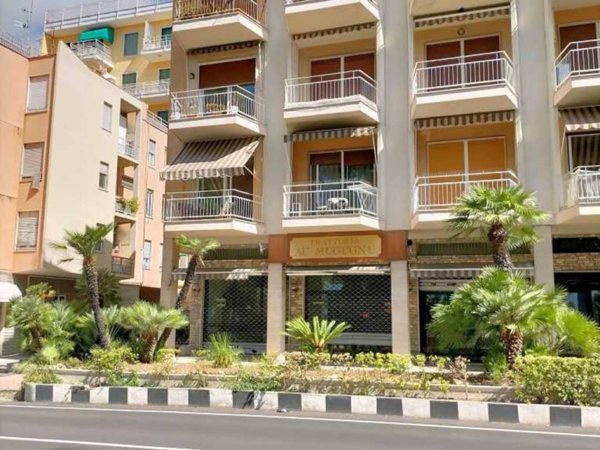 negozio in vendita ad Ospedaletti