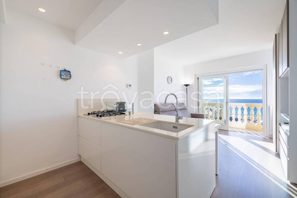 appartamento in vendita ad Ospedaletti