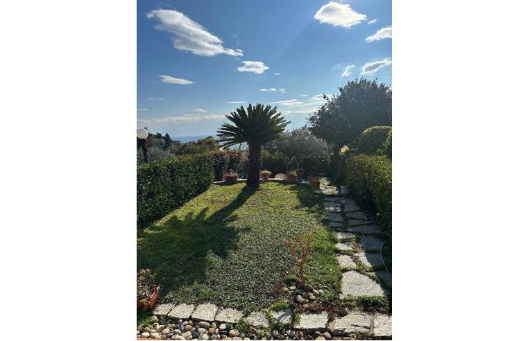 casa indipendente in vendita ad Ospedaletti