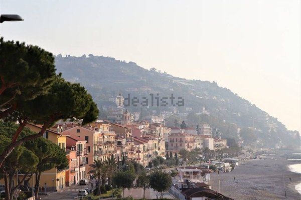 casa indipendente in vendita ad Ospedaletti