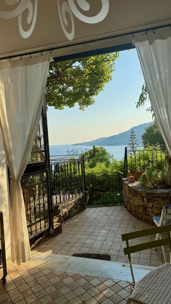 appartamento in vendita ad Ospedaletti