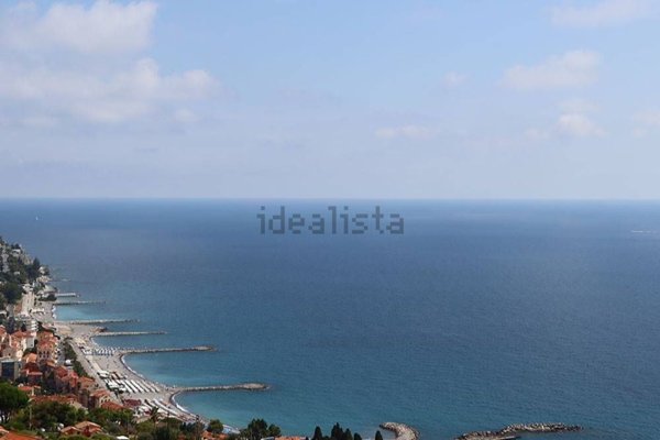 casa indipendente in vendita ad Ospedaletti