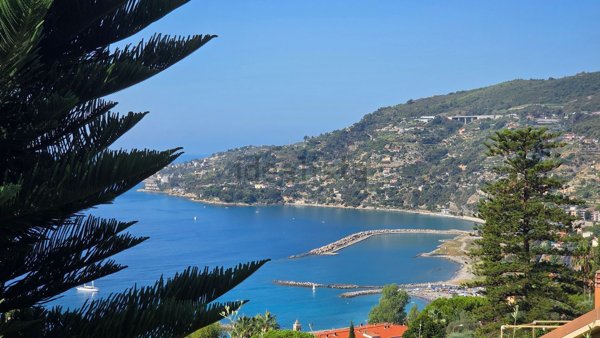 appartamento in vendita ad Ospedaletti