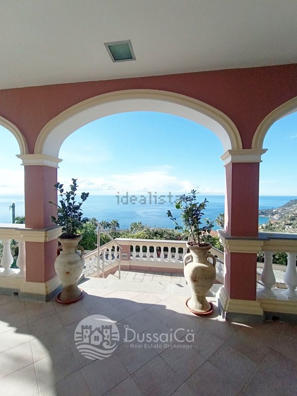 casa indipendente in vendita ad Ospedaletti