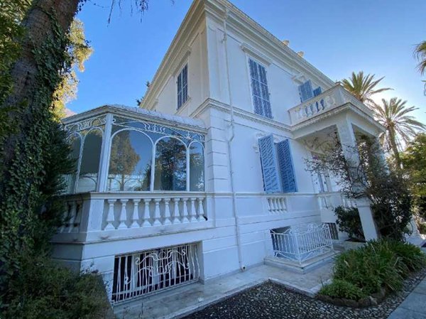 casa indipendente in vendita ad Ospedaletti