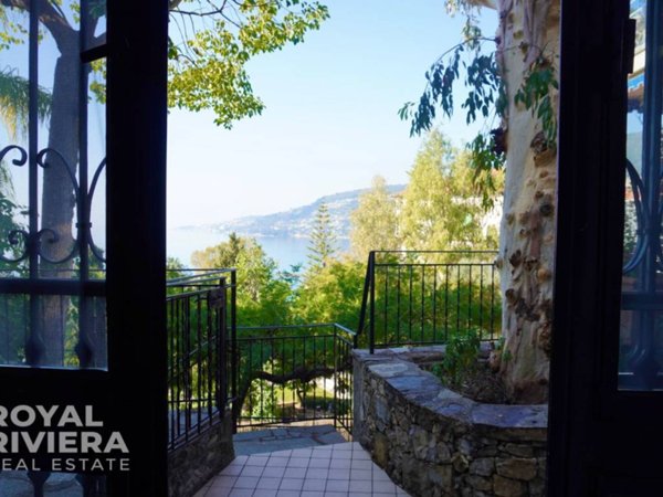 casa indipendente in vendita ad Ospedaletti