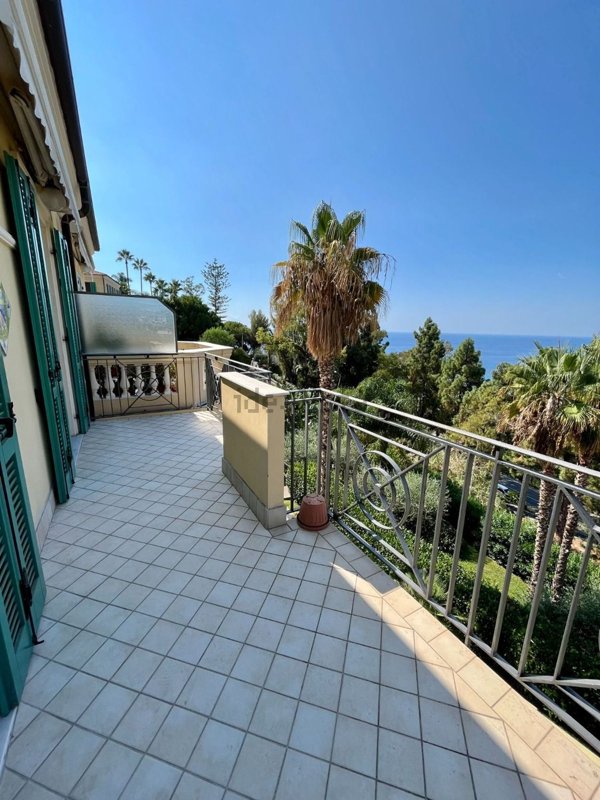 appartamento in vendita ad Ospedaletti