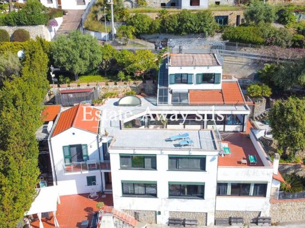casa indipendente in vendita ad Ospedaletti