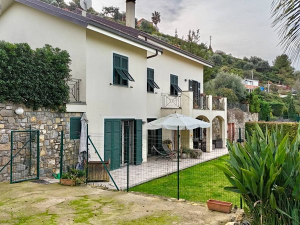 casa indipendente in vendita ad Ospedaletti
