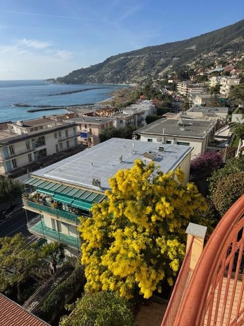 appartamento in vendita ad Ospedaletti