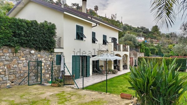 casa indipendente in vendita ad Ospedaletti