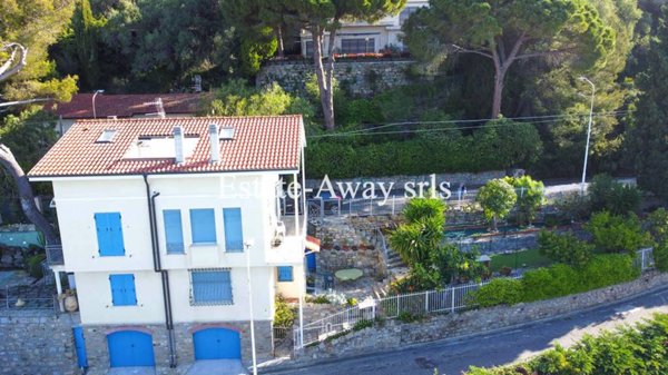 casa indipendente in vendita ad Ospedaletti