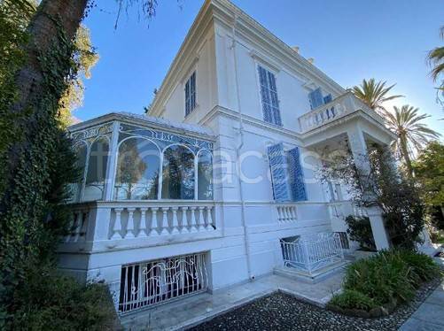 casa indipendente in vendita ad Ospedaletti