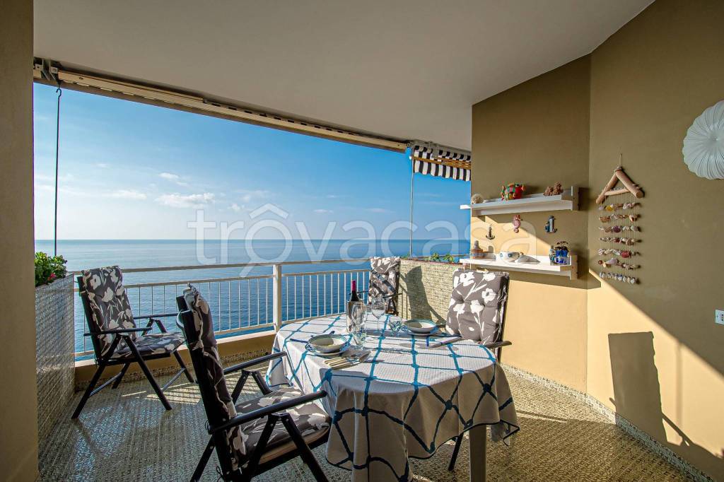 appartamento in vendita ad Ospedaletti