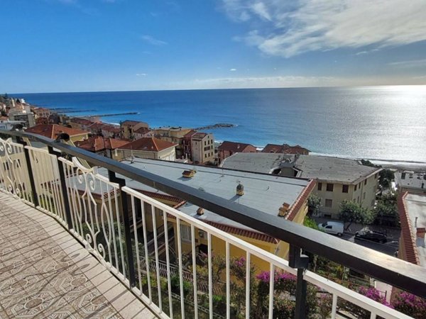 appartamento in vendita ad Ospedaletti