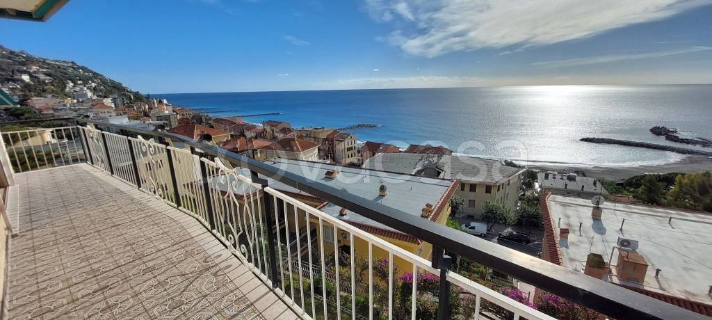 appartamento in vendita ad Ospedaletti