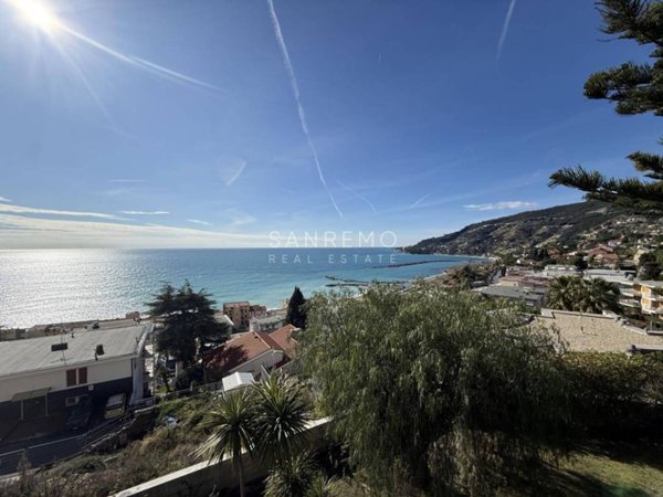 casa indipendente in vendita ad Ospedaletti