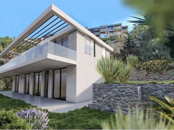 casa indipendente in vendita ad Ospedaletti