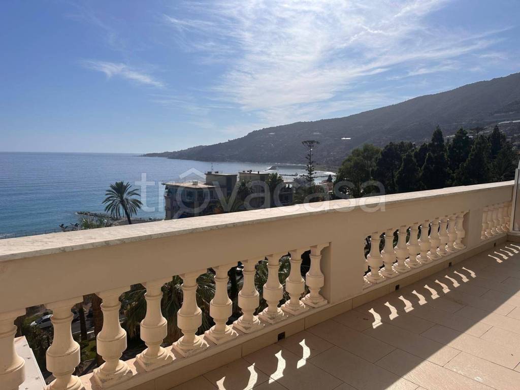 appartamento in vendita ad Ospedaletti