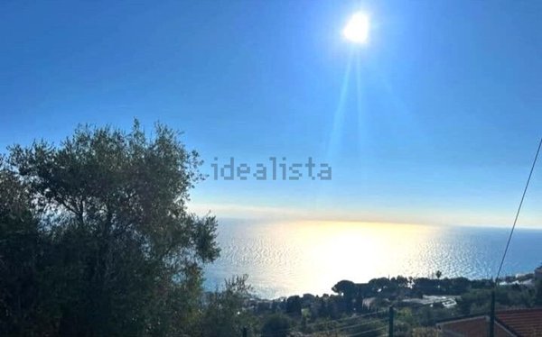 casa indipendente in vendita ad Ospedaletti