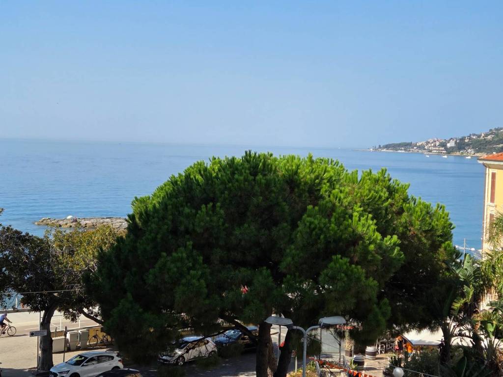 appartamento in vendita ad Ospedaletti