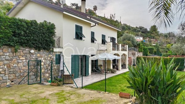 casa indipendente in vendita ad Ospedaletti