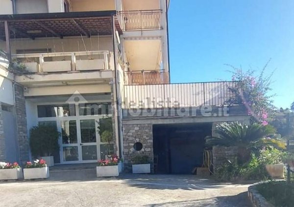 ufficio in vendita ad Ospedaletti in zona Porrine