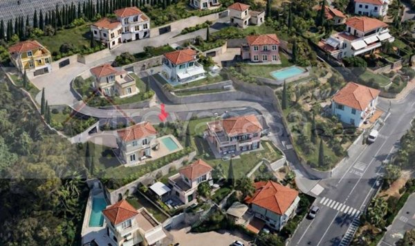 casa indipendente in vendita ad Ospedaletti