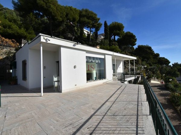 casa indipendente in vendita ad Ospedaletti