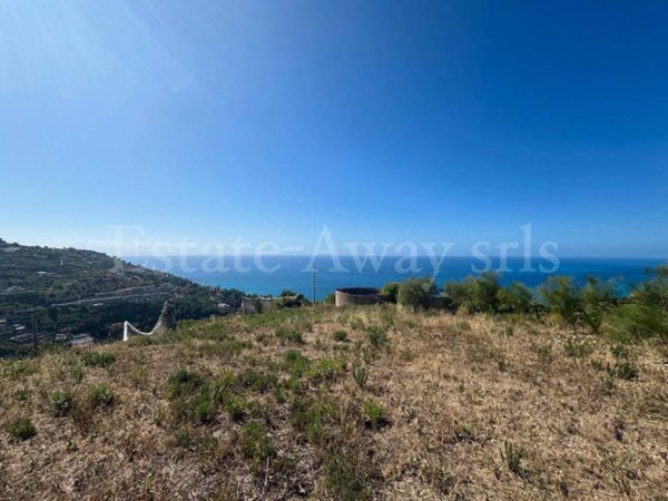 terreno edificabile in vendita ad Ospedaletti in zona Porrine