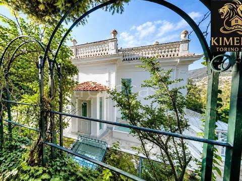 casa indipendente in vendita ad Ospedaletti in zona Porrine