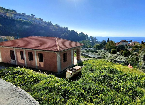 casa indipendente in vendita ad Ospedaletti in zona Porrine