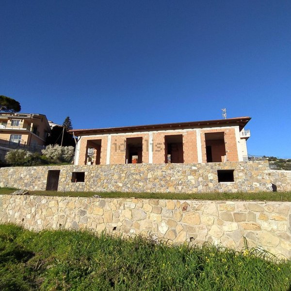 casa indipendente in vendita ad Ospedaletti in zona Porrine