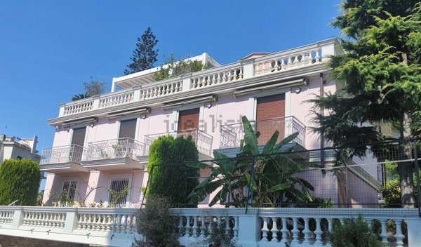appartamento in vendita ad Ospedaletti in zona Porrine