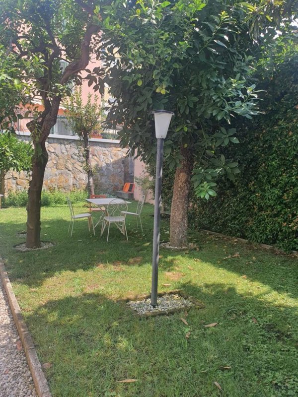 appartamento in vendita ad Ospedaletti in zona Porrine