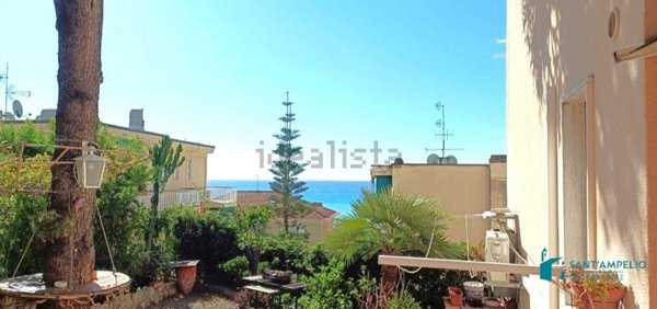 appartamento in vendita ad Ospedaletti in zona Porrine