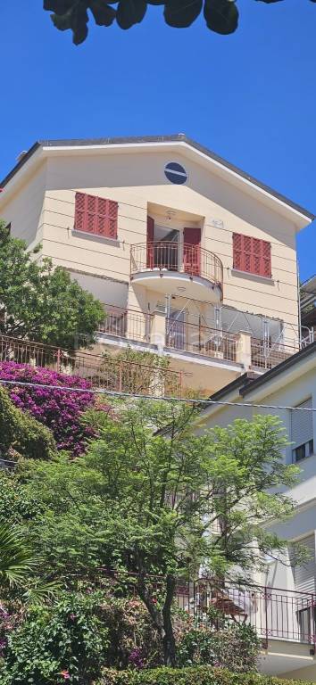 appartamento in vendita ad Ospedaletti in zona Porrine