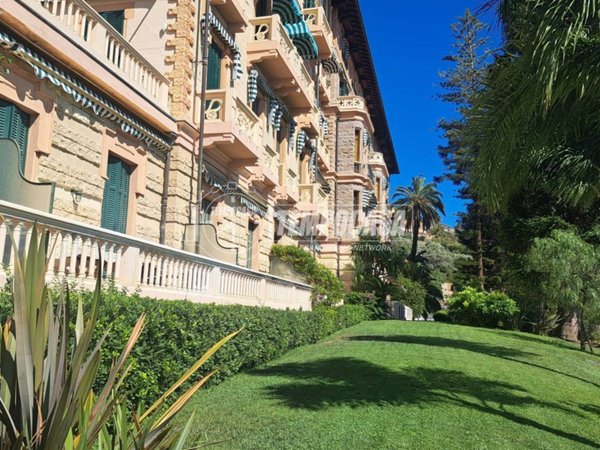 appartamento in vendita ad Ospedaletti in zona Porrine