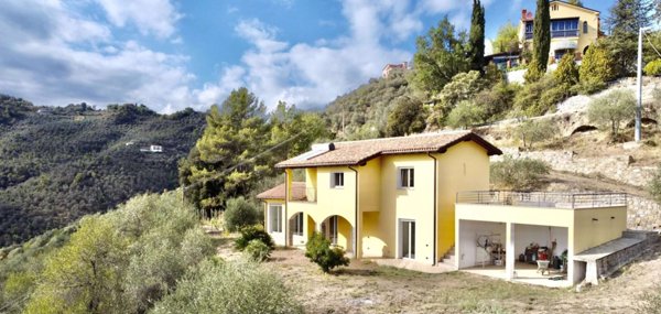 casa indipendente in vendita a Perinaldo