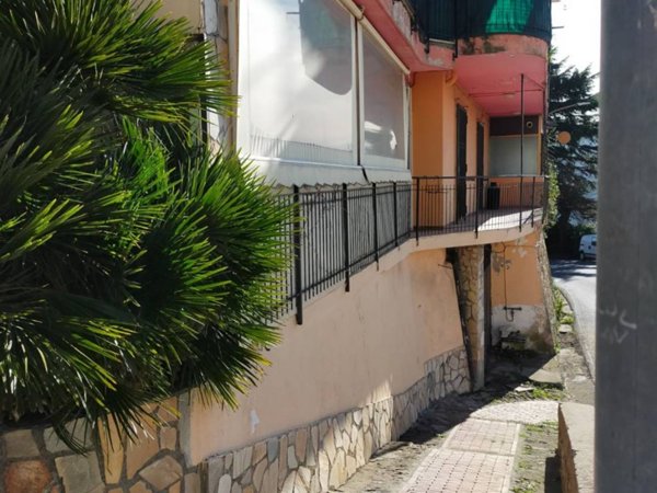 negozio in vendita a Perinaldo