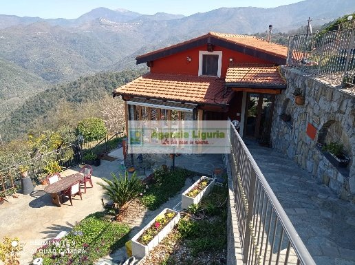 casa indipendente in vendita a Perinaldo