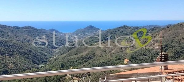 casa indipendente in vendita a Perinaldo